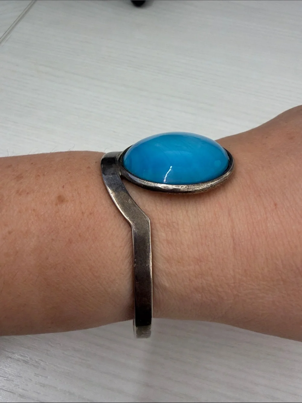 Unbranded Blue Fashion Wrist Cuff with Round Accent